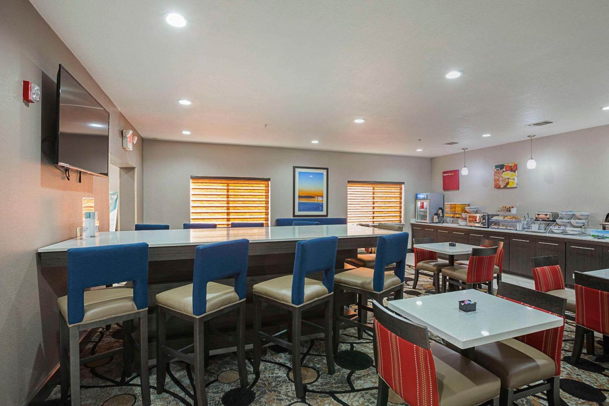 Comfort Suites Льюисвилл Экстерьер фото