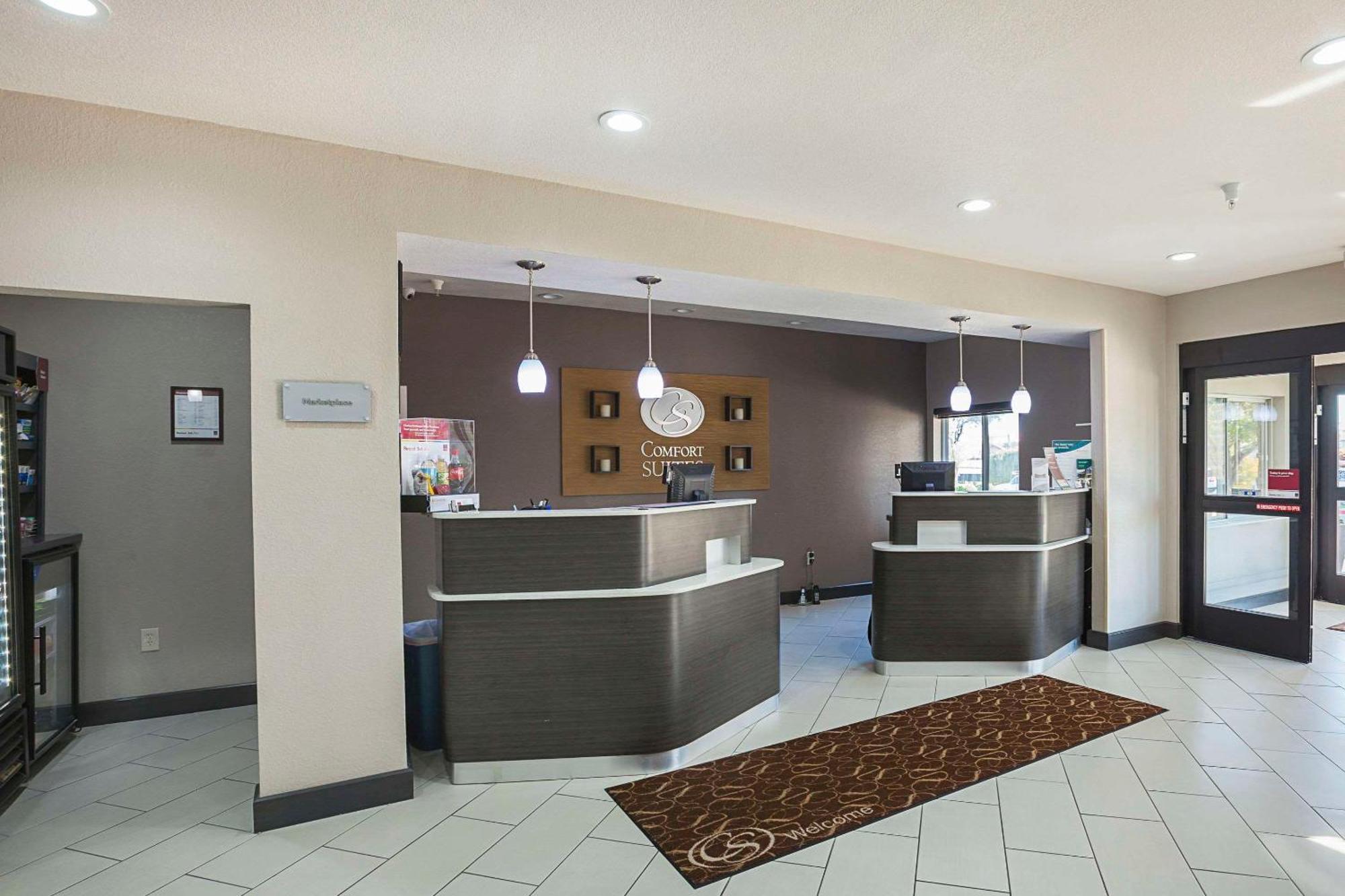 Comfort Suites Льюисвилл Экстерьер фото