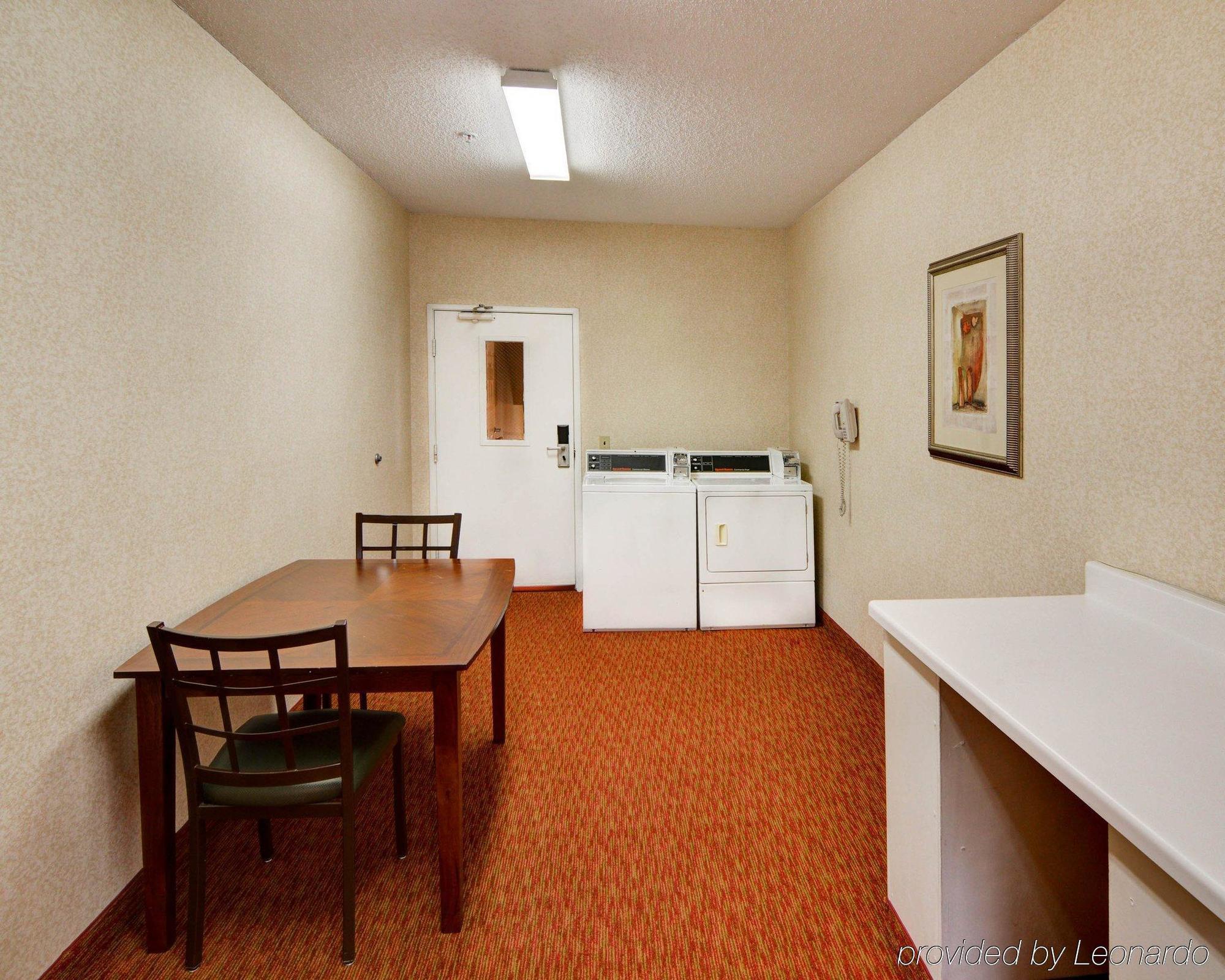 Comfort Suites Льюисвилл Экстерьер фото